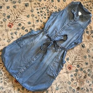 Denim sleeveless dress with pockets